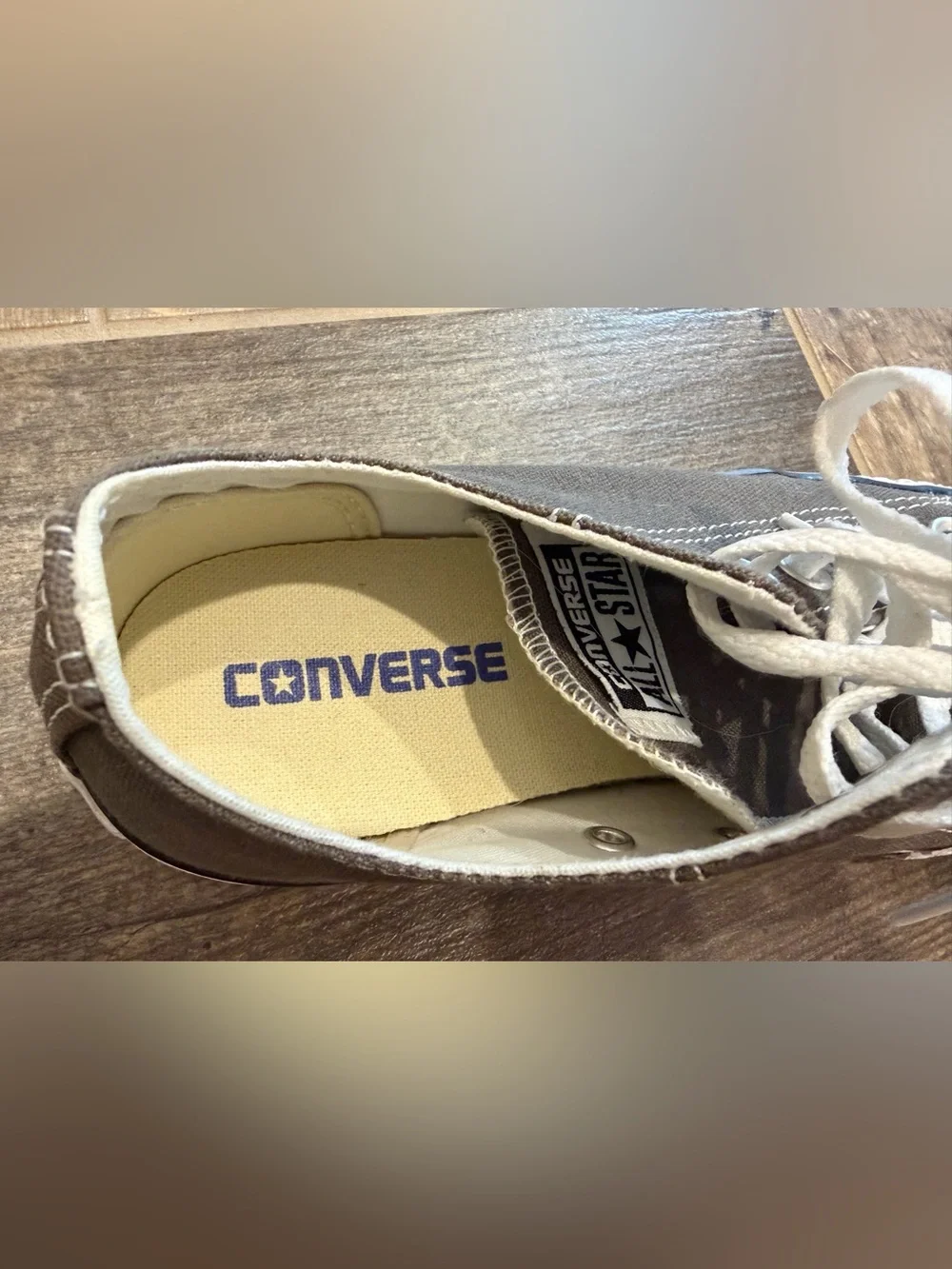Converse Gray Canvas Low-Top Sneakers with White Accents women’s size 7 Like New